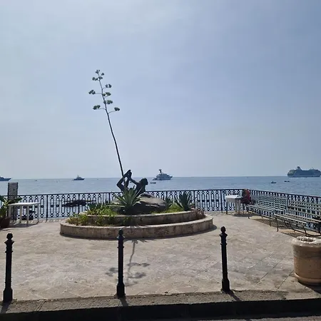 Semesterbostad Ondina House Giardini Naxos